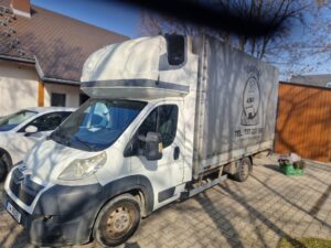 auto do transport mebli od stolarza - radosheck