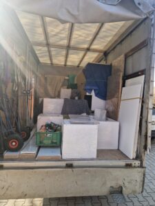 meble zapakowane i przygotowane do transportu od firmy stolarskiej dla naszego klienta pod Wrocławiem - usługi Radosheck Przeprowadzki